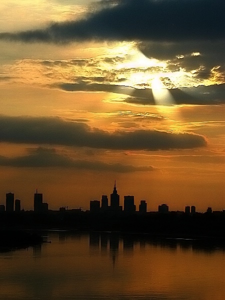 Panorama miasta wieczorną porą