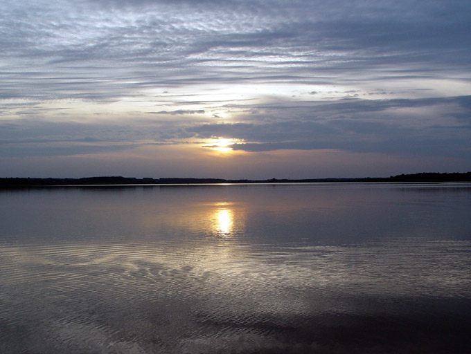 Kolejny zachód nad jeziorem