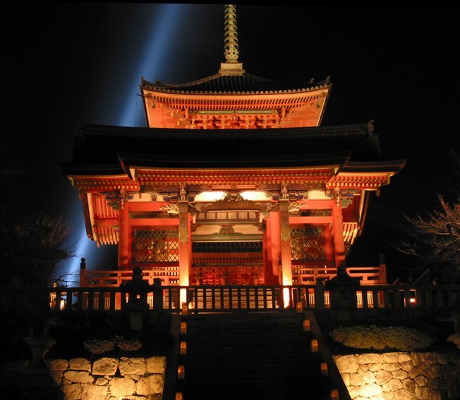 Kiyomizudera nocą..