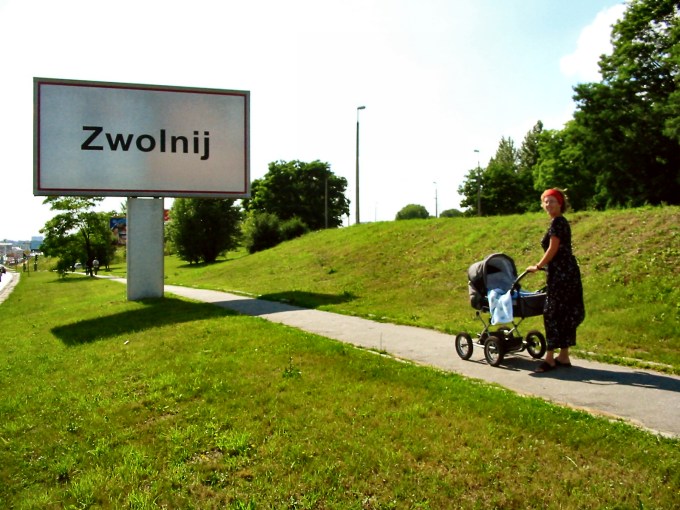 zwolnij