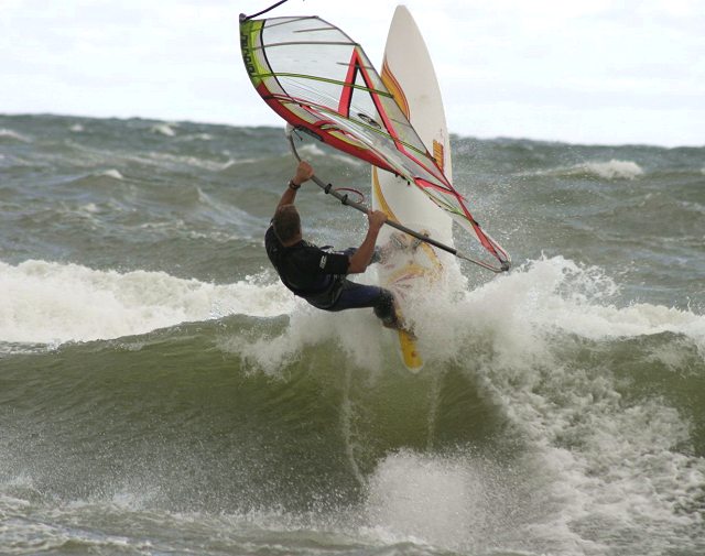 Windsurfing - Skok na fali