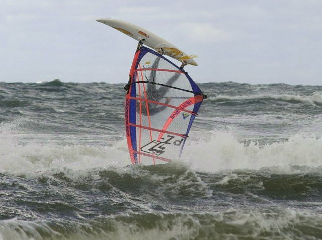 Windsurfing do góry nogami, czyli front loop