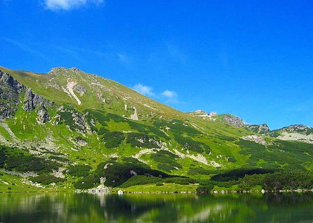 Zielone wzgórza nad ...