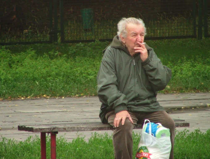 Czlowiek na przystanku