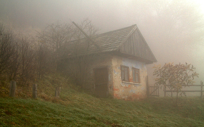 Pusto w górach jest jesienią..