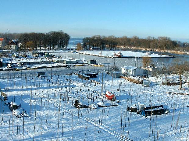 Trzebieski port w zimowej szacie