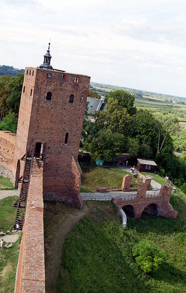 nie płacz orłom nie zakłócaj ciszy , niech strudzone śpią