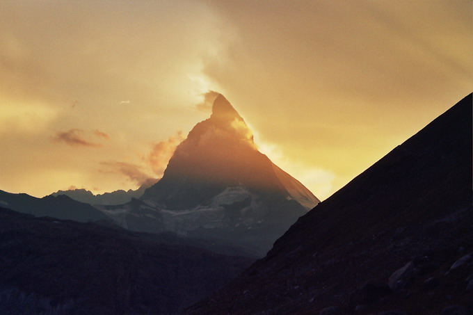 Matterhorn usypiający słońcem 4478m