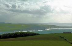 IRLAND Grasslands on the Atlantic Ocean