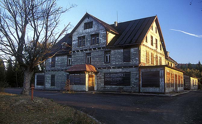 ZAPOMNIANY Leśny  Domek