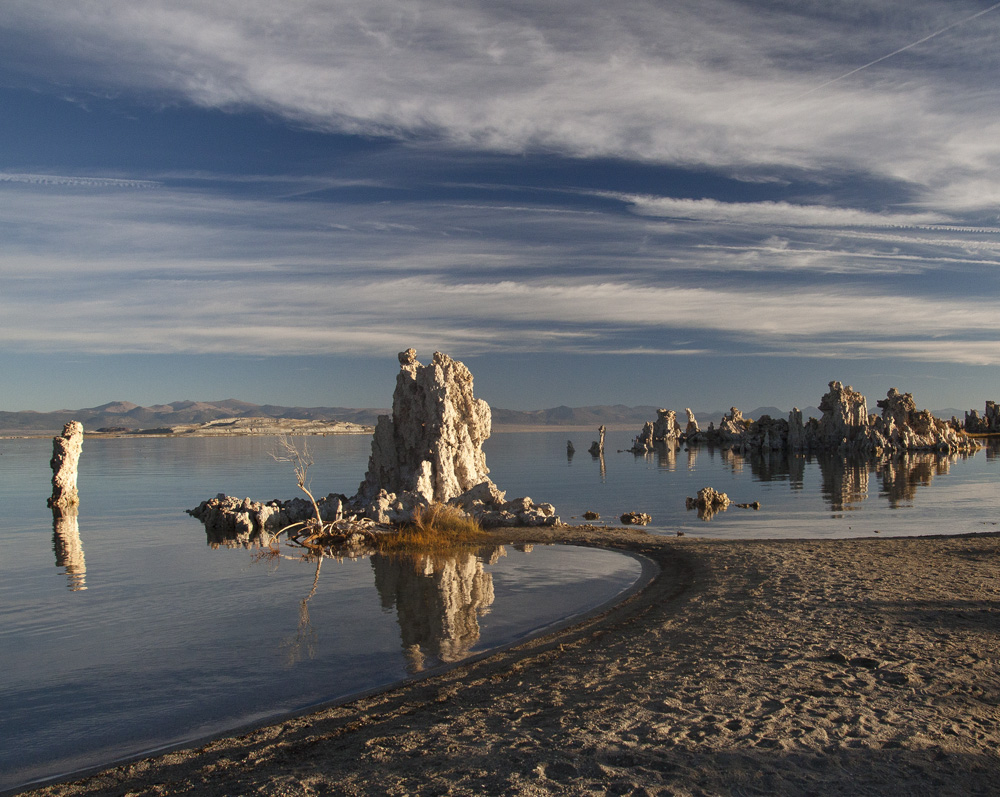 MonoLake o poranku, California