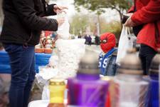 Spiderman też chodzi na groby