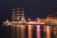 cutty sark by night