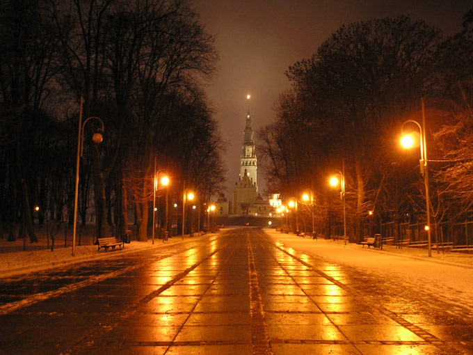 Jasna Góra nocą.