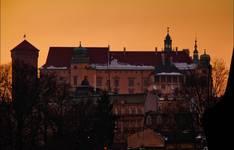 Krakowski Wawel w ciepłej tonacji