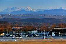 Tatry nad lotniskiem...