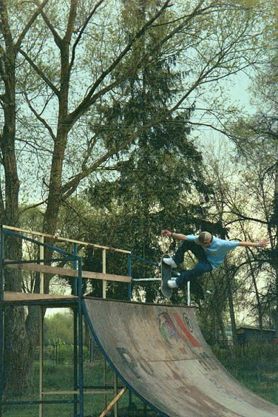 Tomek Goławski ollie in pultusk city...