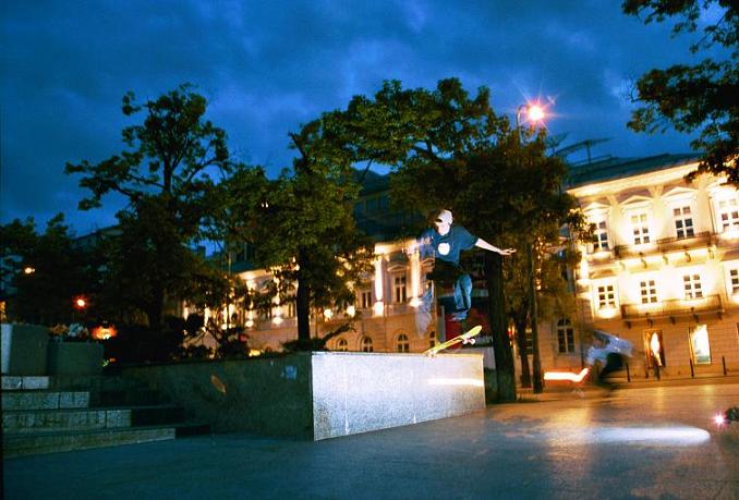 Tomek Goławski bs noseslide witos by night