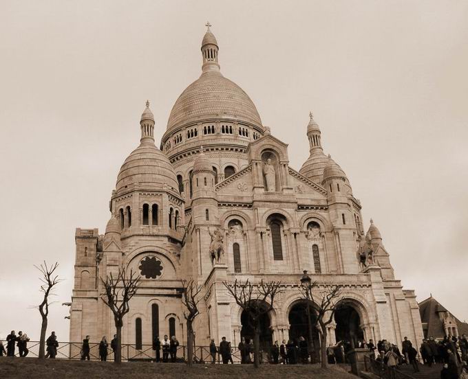 Sacré Coeur na wzgórzu Montmartre