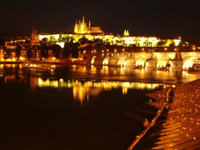 Praga - Most Karola nocą