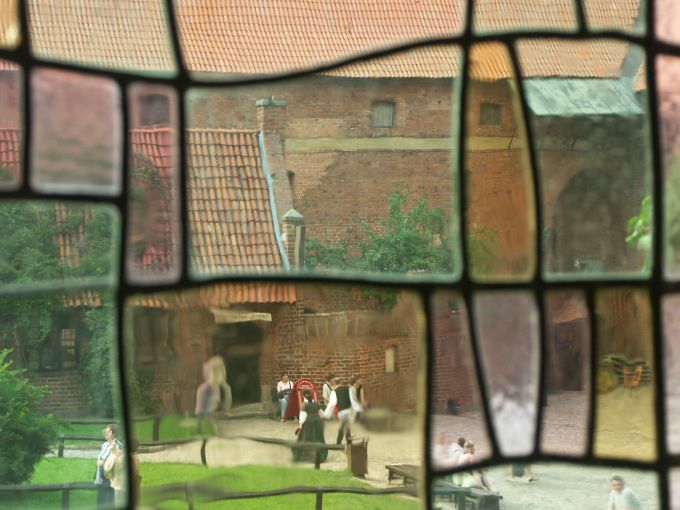 Malbork w krzywym zwierciadle