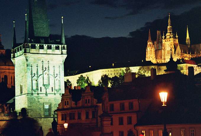 praga nocą