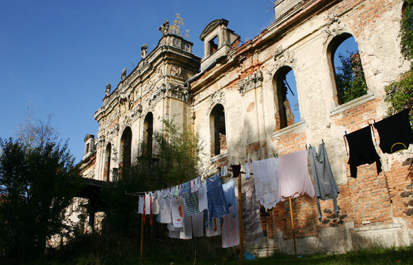 Pani Hrabina nie może Pana przyjąc . Teraz robi pranie :)