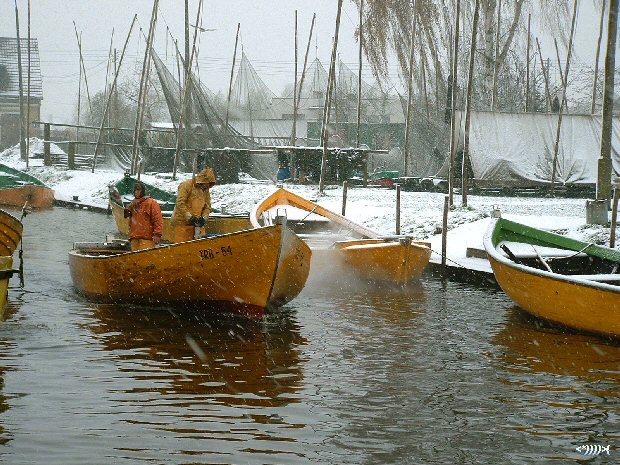 Trzebież-port w zimowej szacie