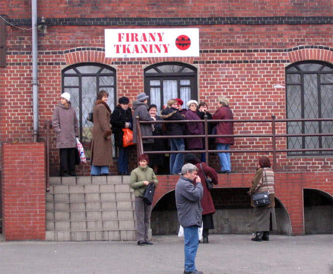 Inwazja Chińskiej konfekcji nie jest nam straszna!! Podpisali: PATRIOCI