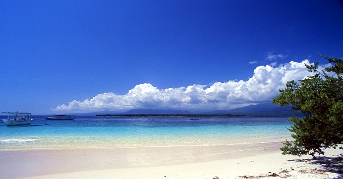 Gili Meno II