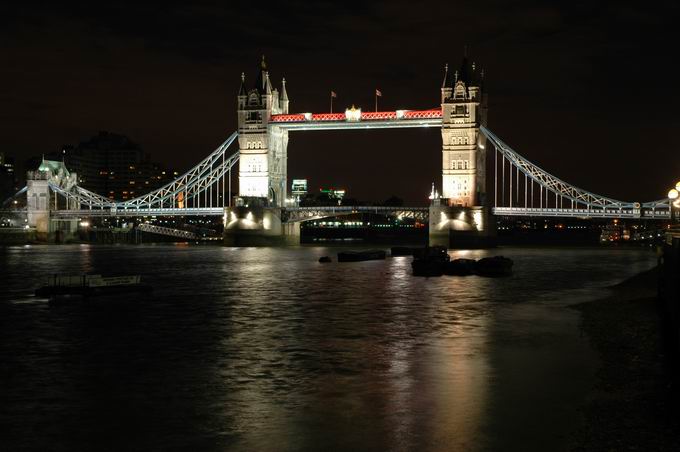 London Bridge Nocą