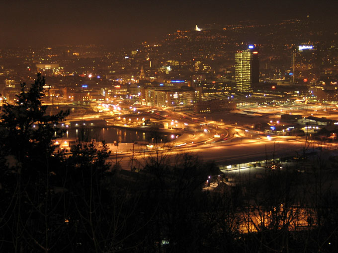 miasto nocą