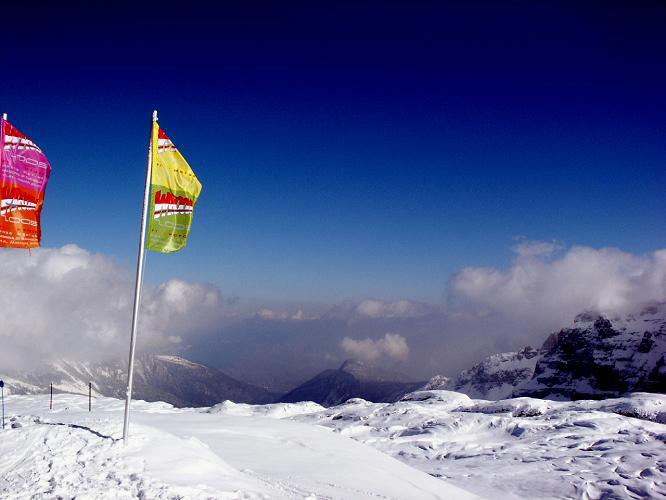 widok ze szczytu Passo Groste 2443m