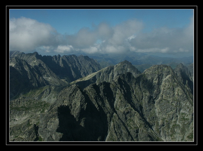 Rysy Expedition 2004, widok na zachodnich sąsiadów