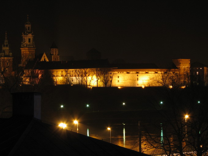 zapłakany Kraków nocą