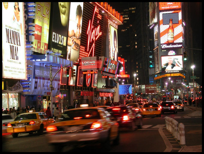 TIMES SQUARE "CITY THAT NEVER SLEEPS"