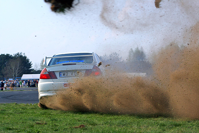 Nieudany drift - Tor Poznan 17.04.2005r.