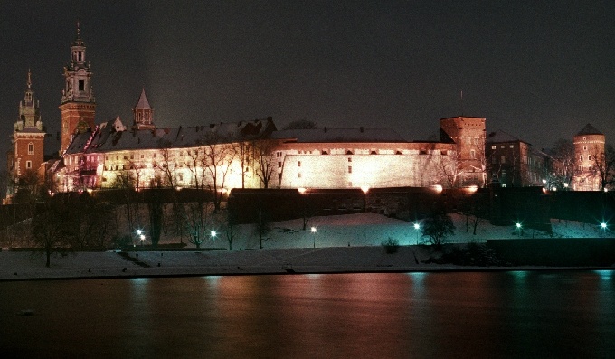 Wawel zimowym wieczorem