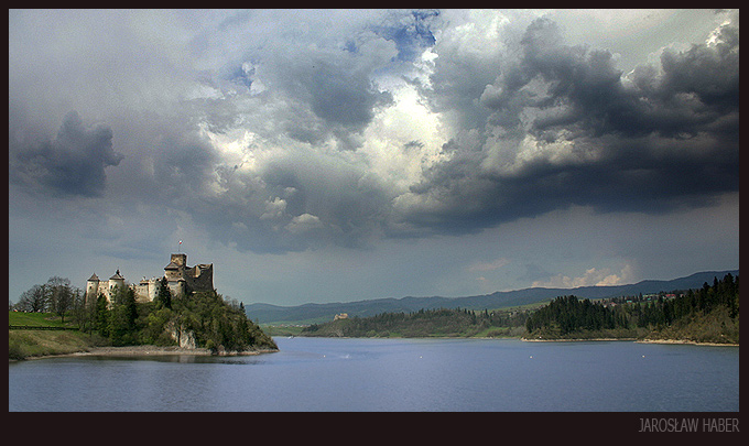 Zameczek przed burzą.