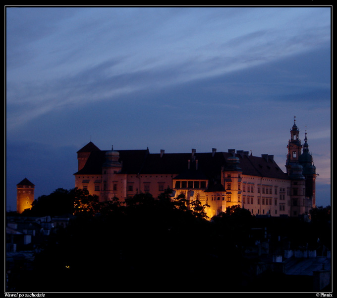 Wawel po zachodzie