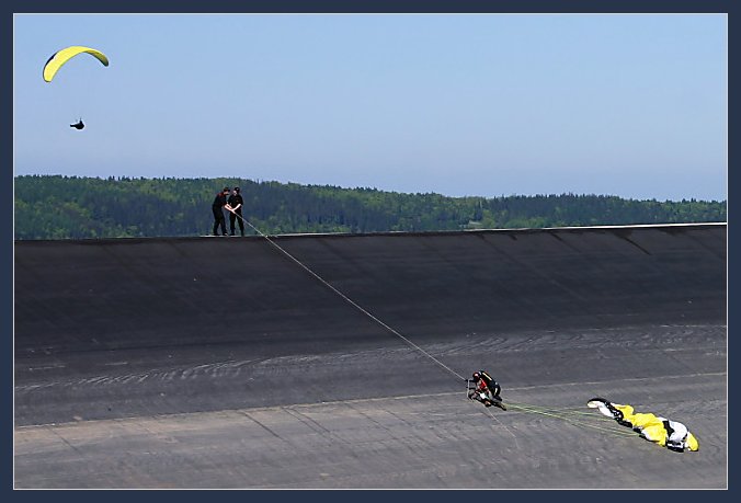 Jedni leżą inni latają.