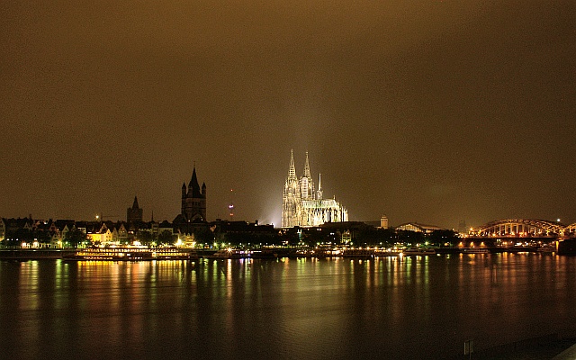 Köln by night