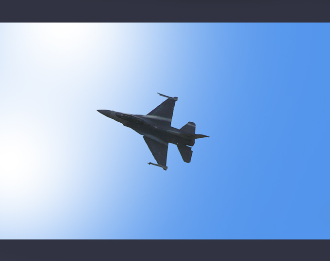 &lt;&lt;F-16&gt;&gt;