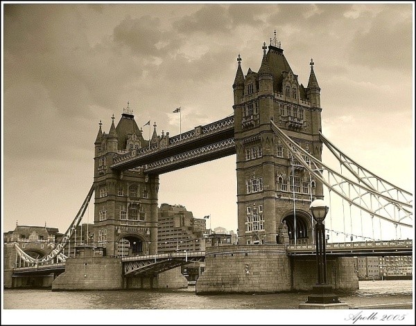 LONDON BRIDGE