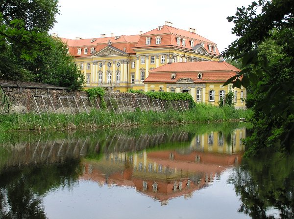 Pałac w Radomierzycach