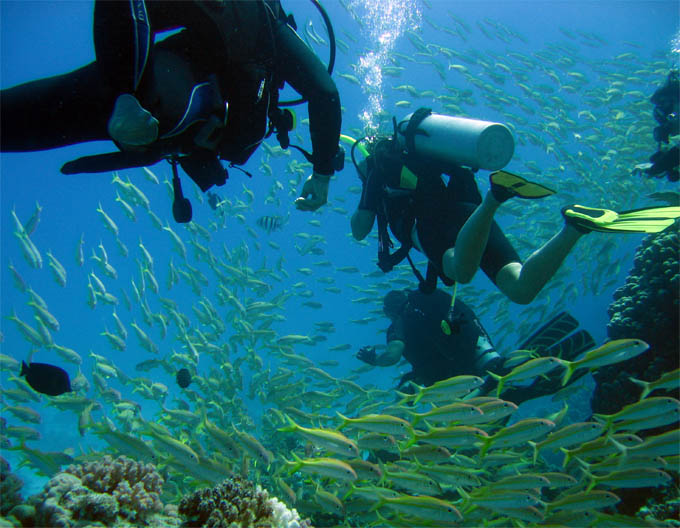 Underwater traffic