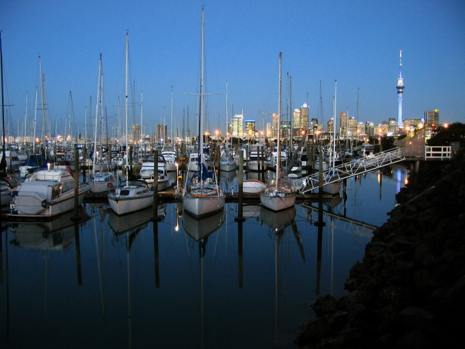 Zmierzch w Westhaven marina