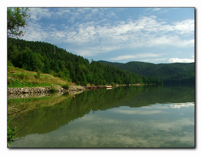 nad brzegiem jeziora