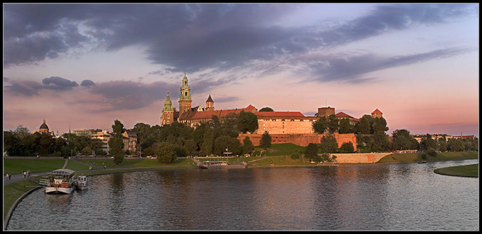 Moje miasto o zachodzie. Z cyklu landszafty...