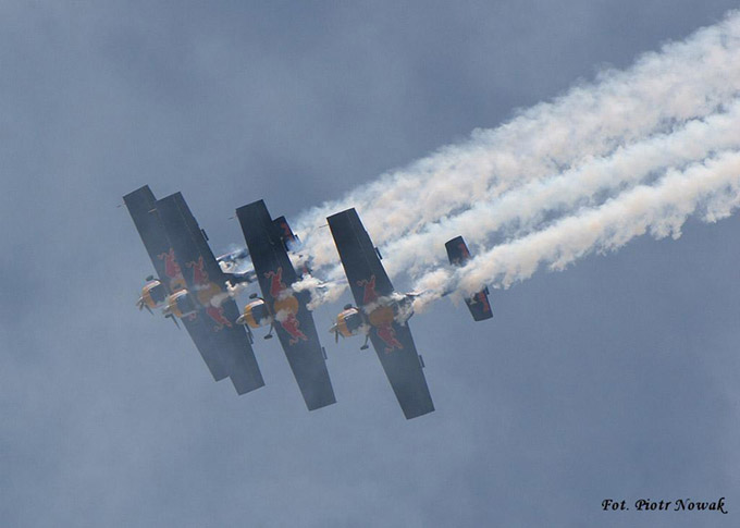 Tak dla odmiany-Flying Bulls Aerobatic Team